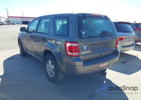 2012 Ford Escape Xls z USA, uszkodzony, nr VIN 1FMCU0C73CKB03184